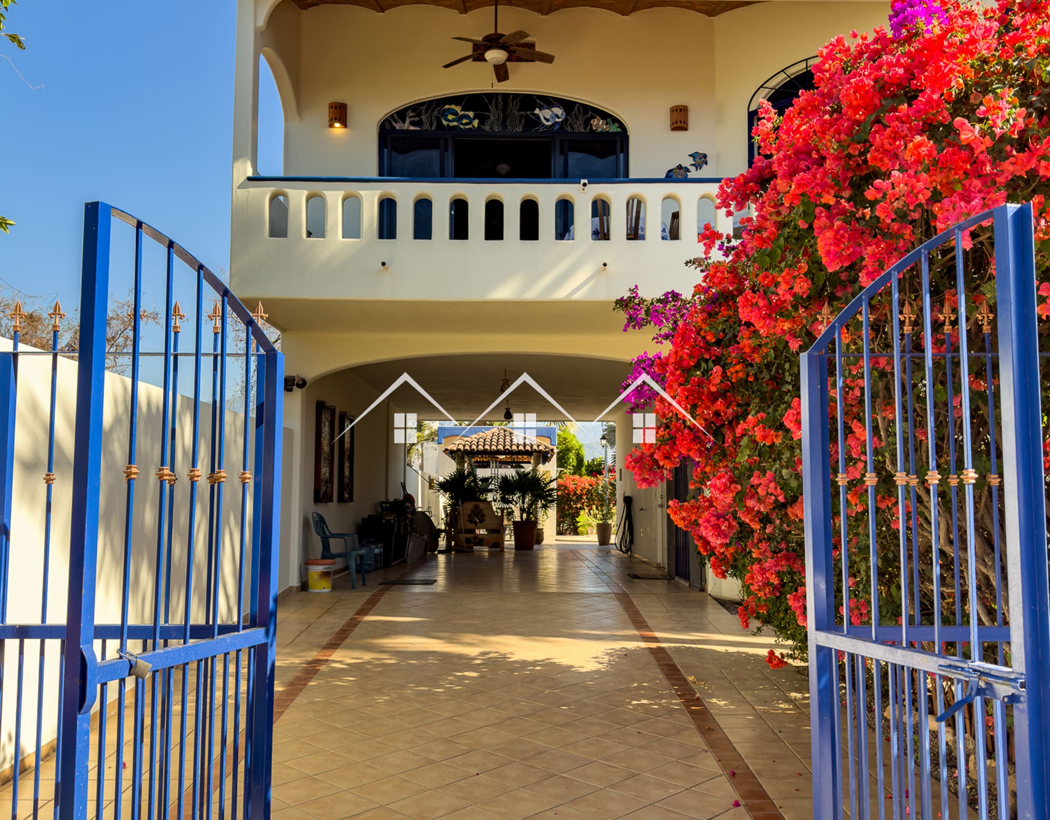 casa guayabitos con alberca y jardín