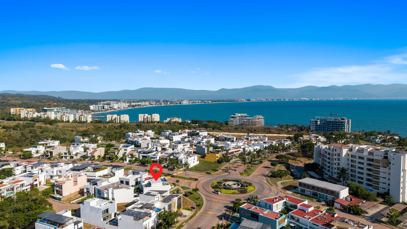residencia icónica con terraza panorámica en tamarán