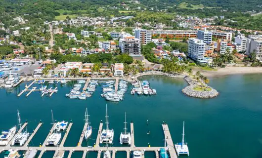 Marina La Cruz de Huanacaxtle